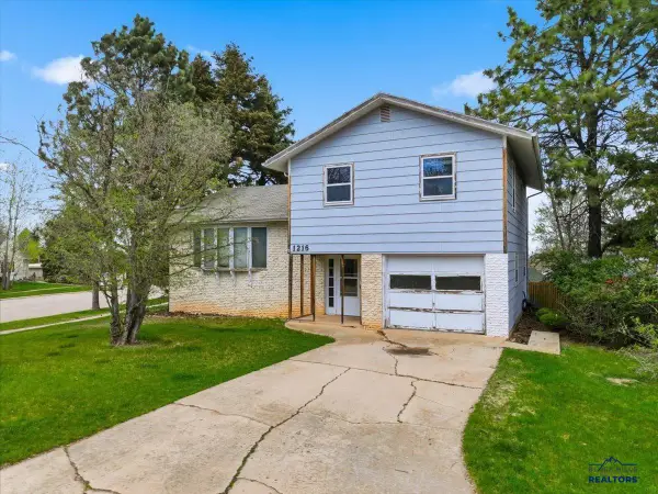 1216 W Jackson Blvd, Spearfish, SD 57783
