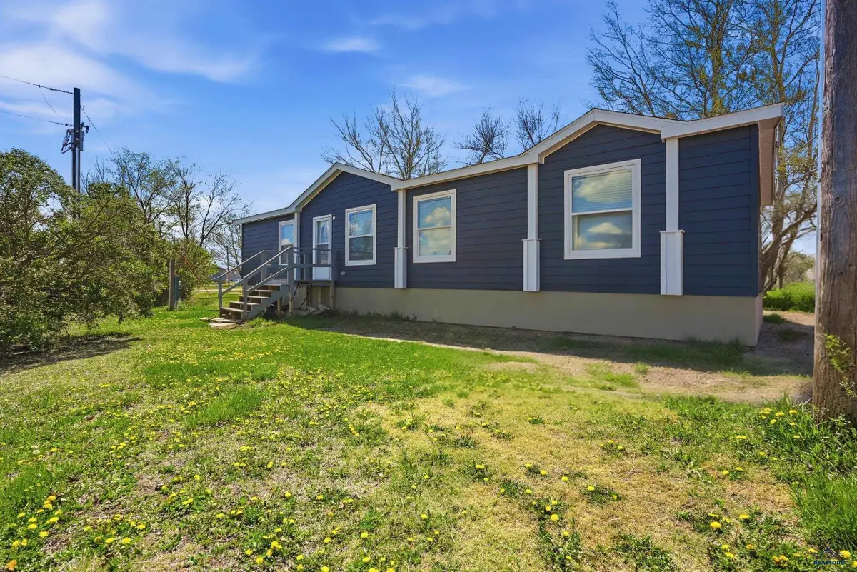 420 Williams St, Wall, SD 57790 - #1