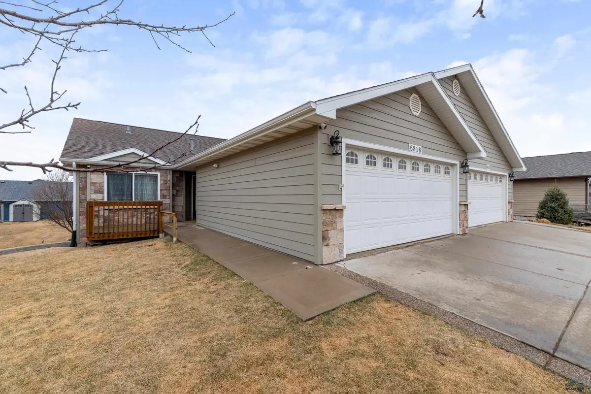 6818 Cambridge Ct, Summerset, SD 57718 - #1