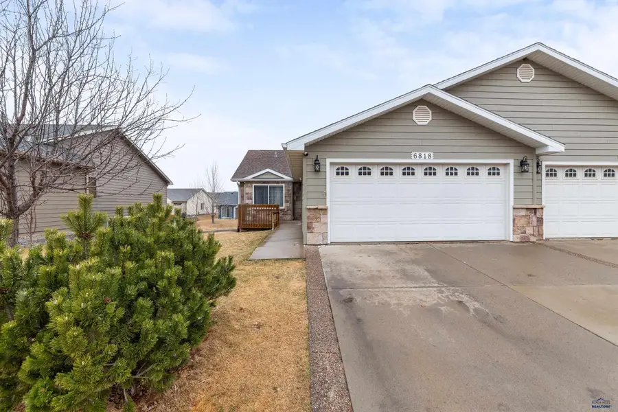 6818 Cambridge Ct, Summerset, SD 57718 - #2
