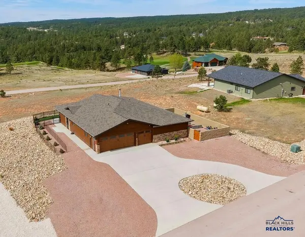 318 Falcon Dr, Hot Springs, SD 57747