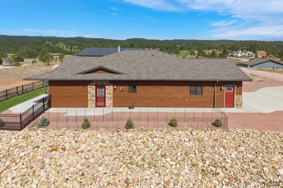 318 Falcon Dr, Hot Springs, SD 57747 - #3