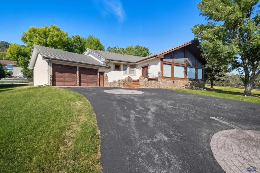 1621 Nickel St, Rapid City, SD 57702 - #2