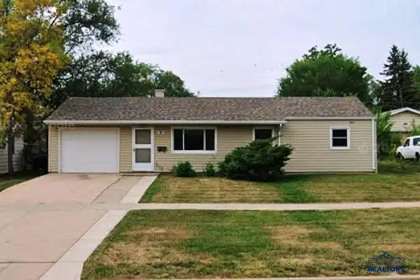 17 Fairmont Blvd, Rapid City, SD 57701