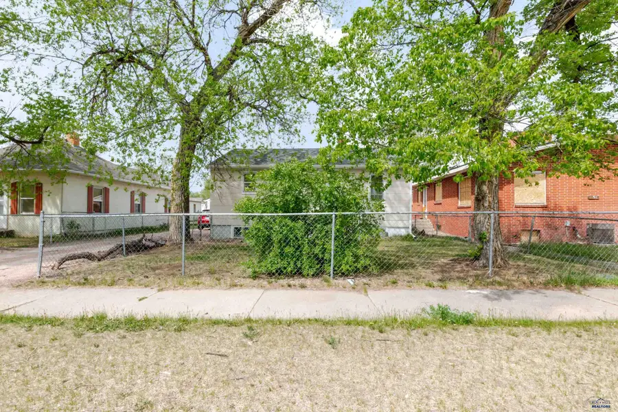825 Holcomb Ave, Rapid City, SD 57701 - #3