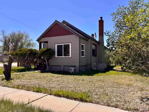 310 7th Ave, Edgemont, SD 57735