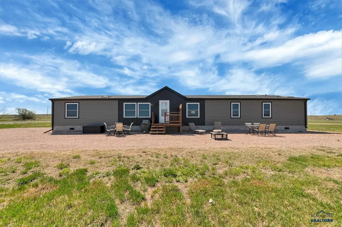 13232 Hillsview Dr, Hot Springs, SD 57747 - #1