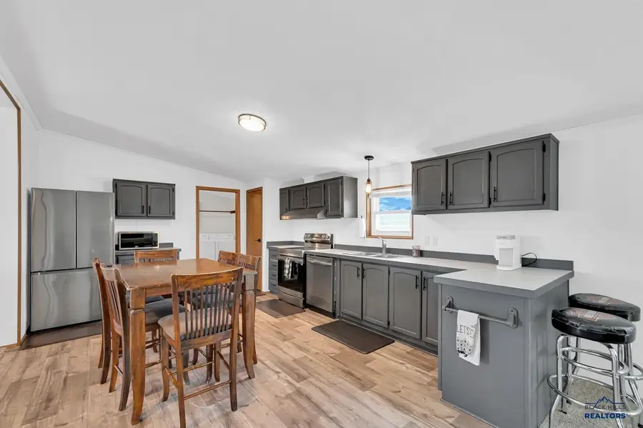 13232 Hillsview Dr, Hot Springs, SD 57747 - #2