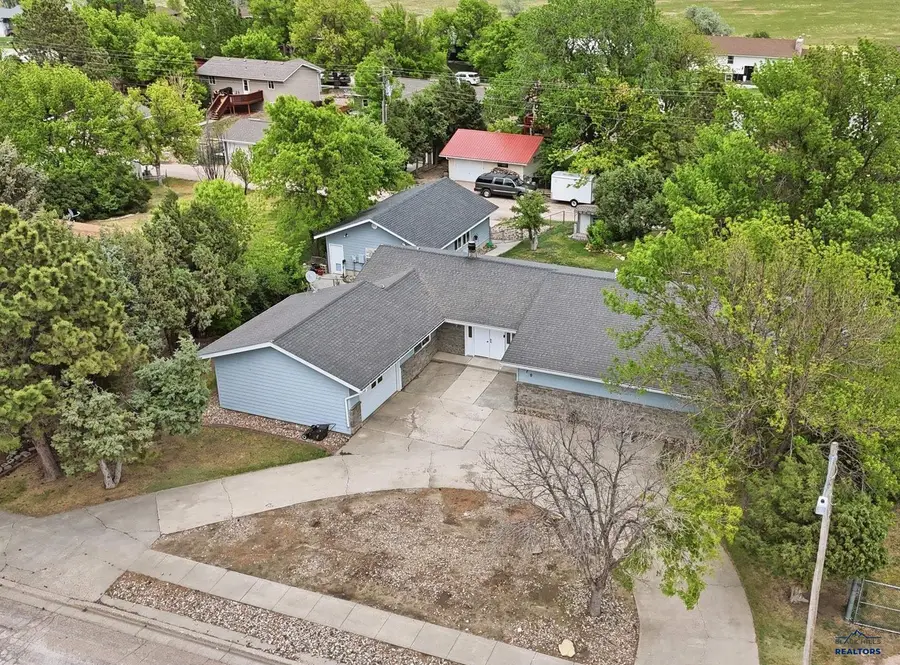 810 Dorothy St, Wall, SD 57790 - #2