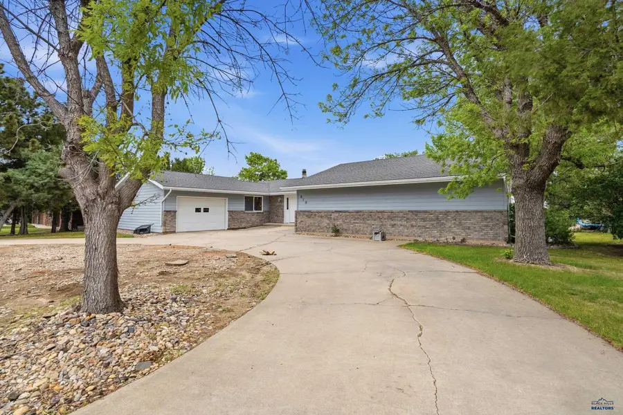 810 Dorothy St, Wall, SD 57790 - #3