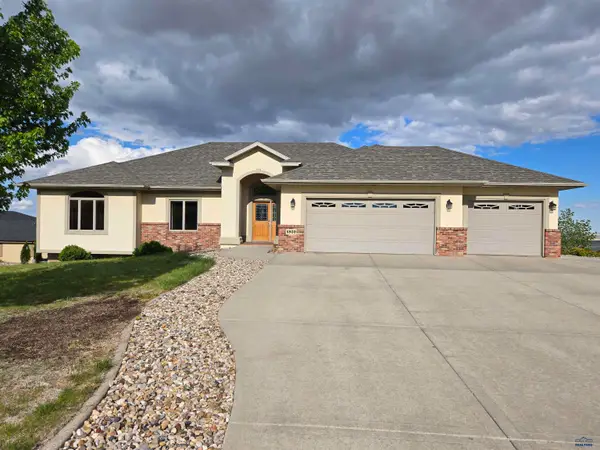 4920 Enchanted Pines Dr, Rapid City, SD 57701-9210