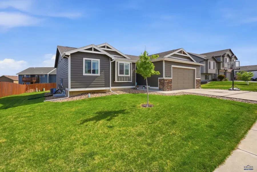 3211 Homestead St, Rapid City, SD 57703 - #2