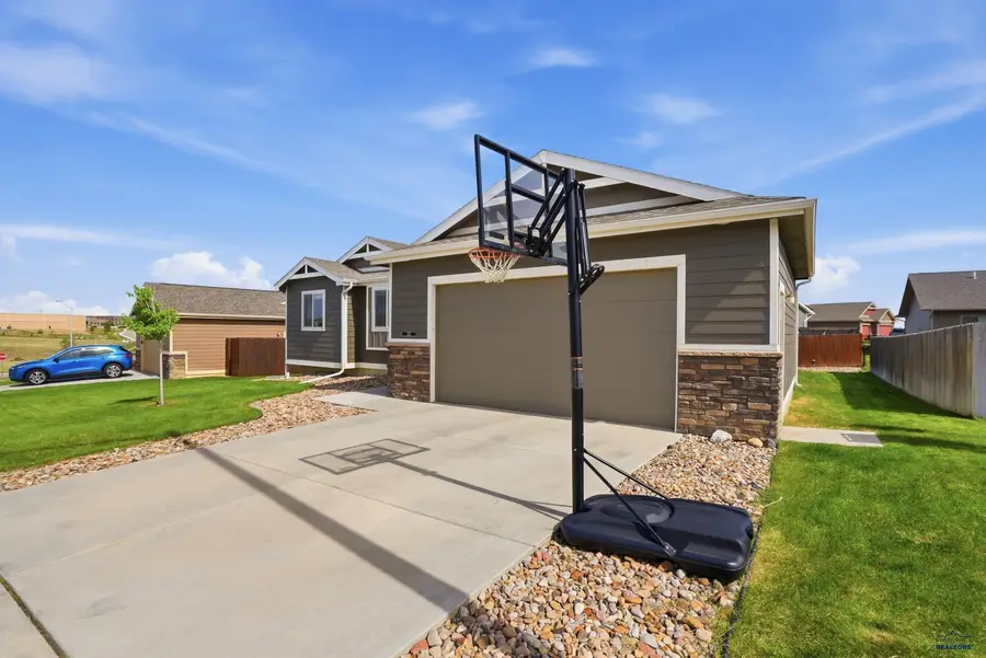 3211 Homestead St, Rapid City, SD 57703 - #3