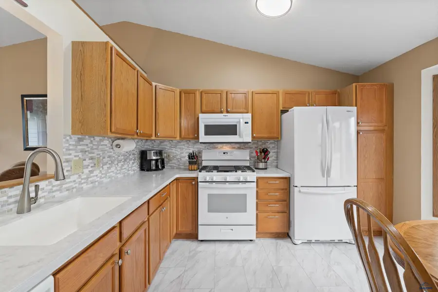 1222 Harvest Ln, Rapid City, SD 57701 - #2