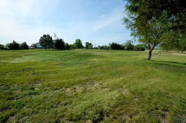 109 S Maple Ave, Vivian, SD 57576