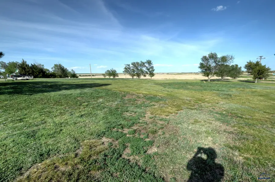 109 S Maple Ave, Vivian, SD 57576 - #3