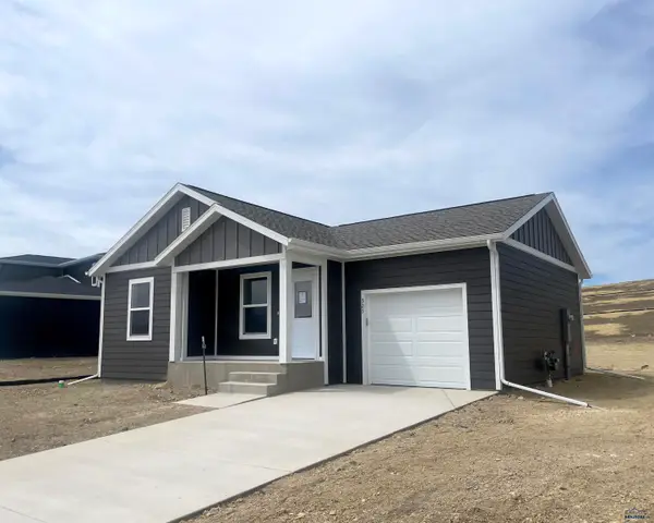 325 N Valley Dr, Rapid City, SD 57701-0000