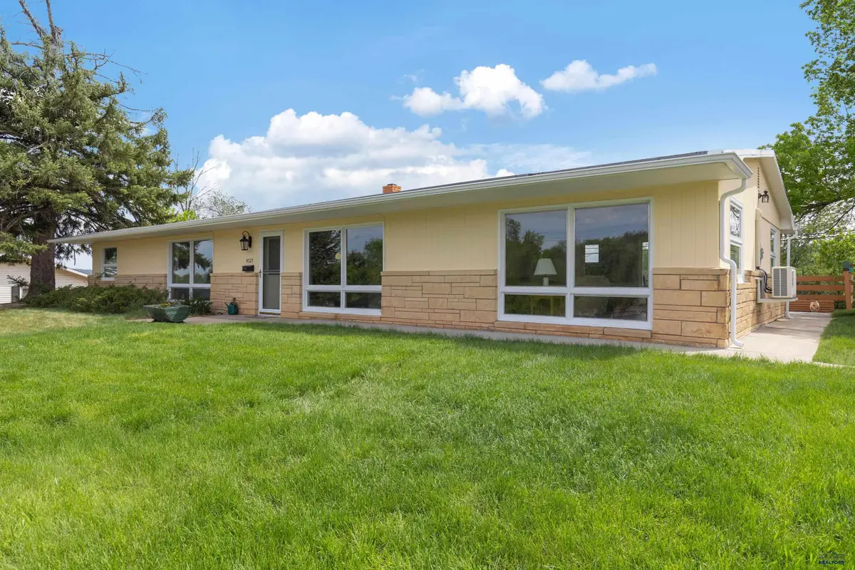 4727 S Canyon Rd, Rapid City, SD 57702 - #1