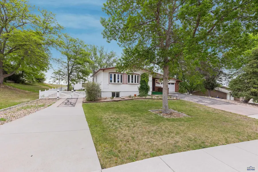 2806 Maple Ave, Rapid City, SD 57701 - #2