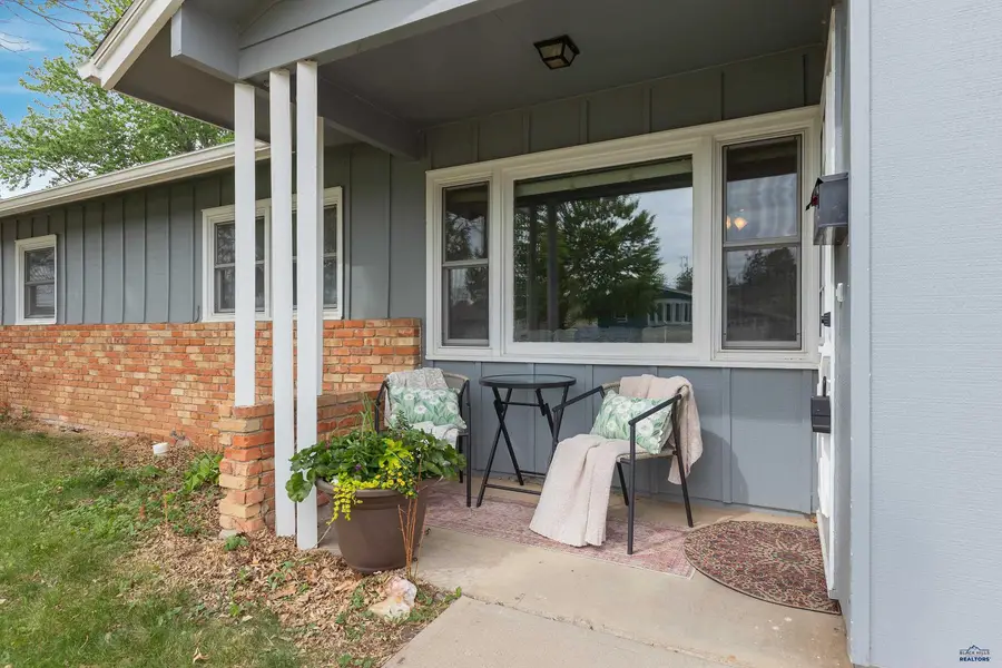 2727 Oak Ave, Rapid City, SD 57701-7125 - #2