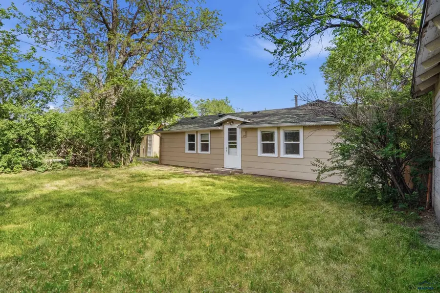 818A Kingsbury Street, Belle Fourche, SD 57717-0000 - #2