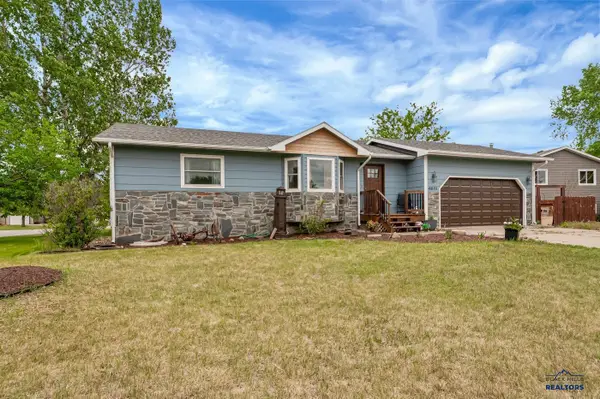 4810 Sand Creek Ct, Rapid City, SD 57703
