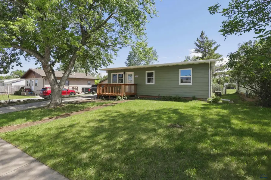 1005 E St Francis, Rapid City, SD 57701 - #3
