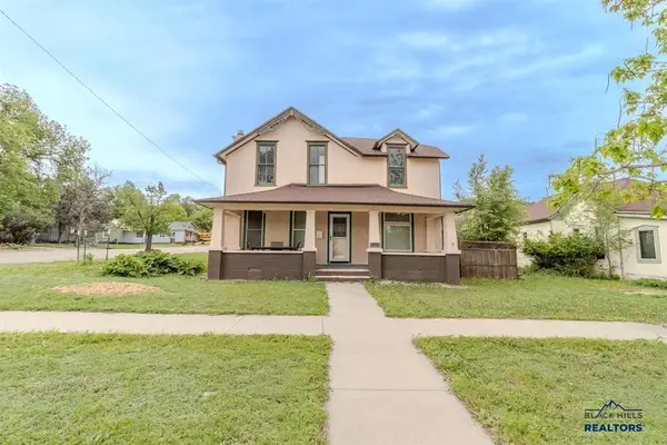 201 S 6th St, Hot Springs, SD 57747
