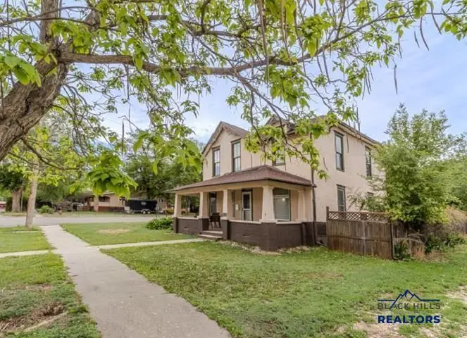 201 S 6th St, Hot Springs, SD 57747 - #2
