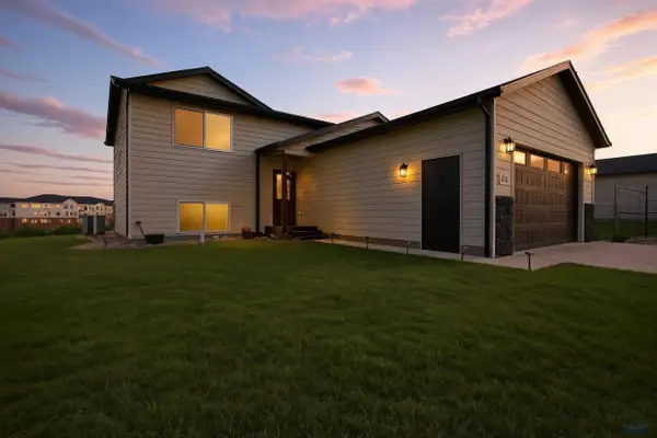 1240 Kenai Dr, Box Elder, SD 57719