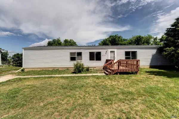 3716 Chief Dr, Rapid City, SD 57701-0000