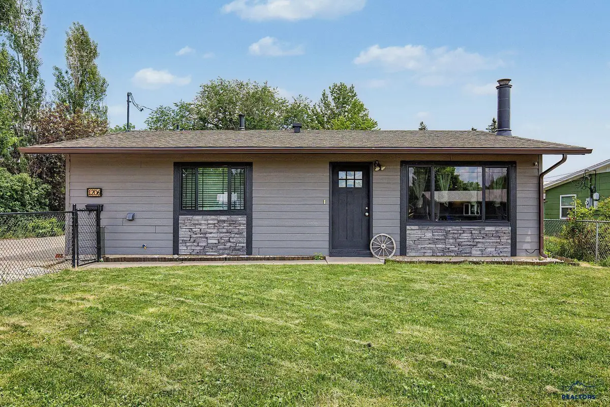 1206 Woodlawn Dr, Rapid City, SD 57701 - #1