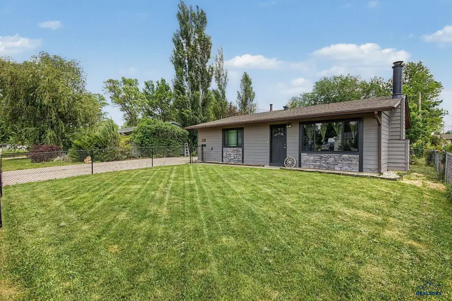 1206 Woodlawn Dr, Rapid City, SD 57701 - #2