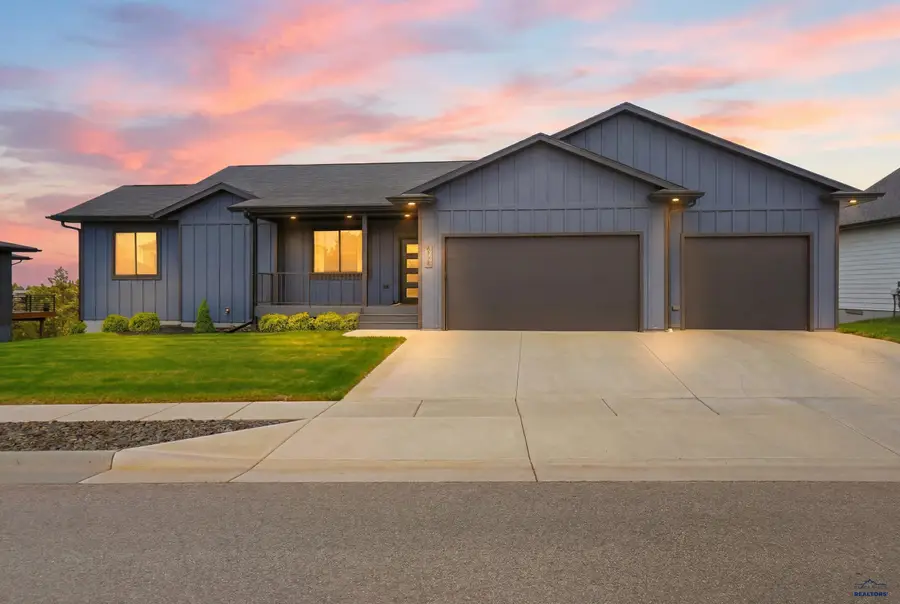 5924 Cloud Peak Dr, Rapid City, SD 57702 - #2
