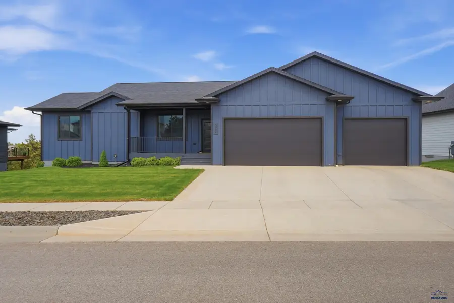 5924 Cloud Peak Dr, Rapid City, SD 57702 - #3