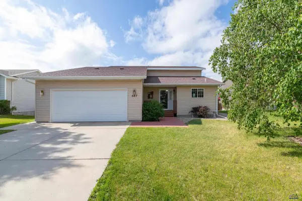587 Stealth Ln, Box Elder, SD 57719-9613
