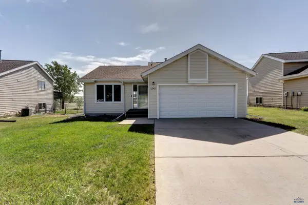 1242 Range View Cir, Rapid City, SD 57701