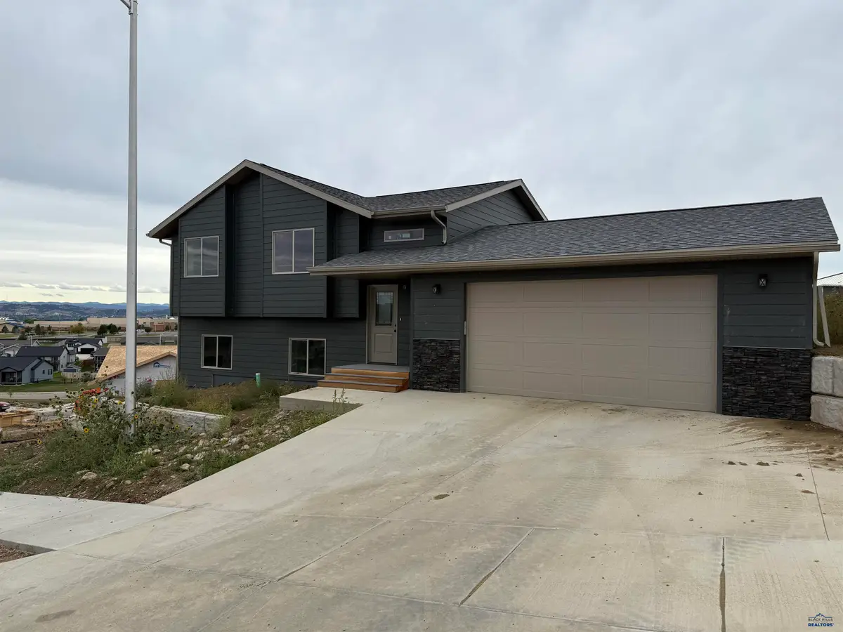 5336 Silverton St, Rapid City, SD 57702 - #1