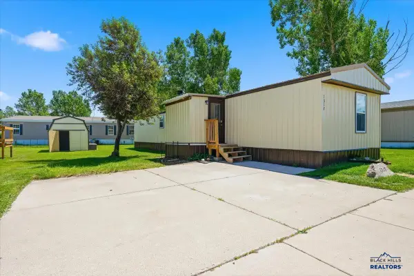 1317 Spearfish Mountain Ln, Spearfish, SD 57783