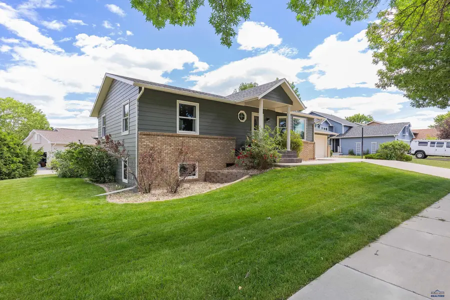 4006 Maple Ave, Rapid City, SD 57701 - #2