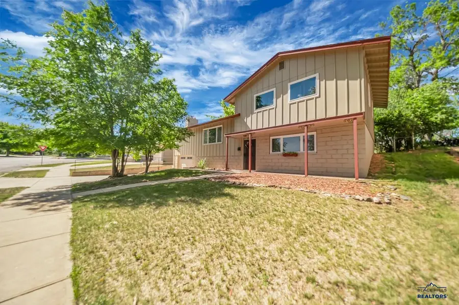 3902 Brookside Dr, Rapid City, SD 57702 - #2
