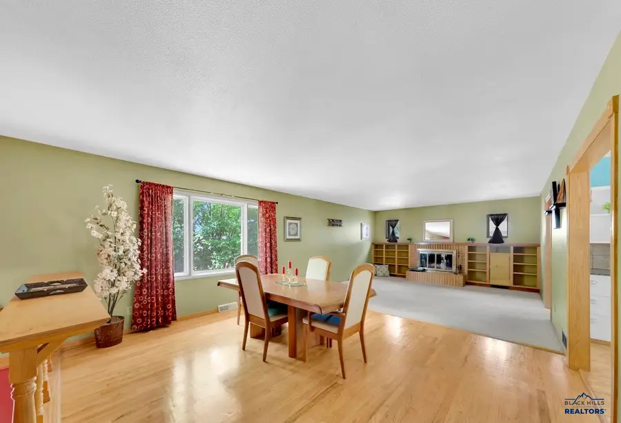 3902 Brookside Dr, Rapid City, SD 57702 - #3