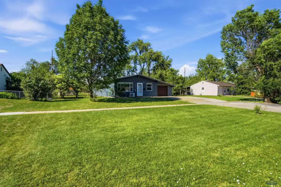 242 E Fairmont Blvd, Rapid City, SD 57701 - #3