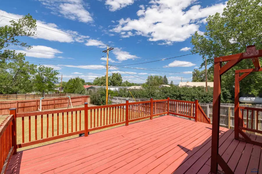 1004 E St, Edgemont, SD 57735 - #2