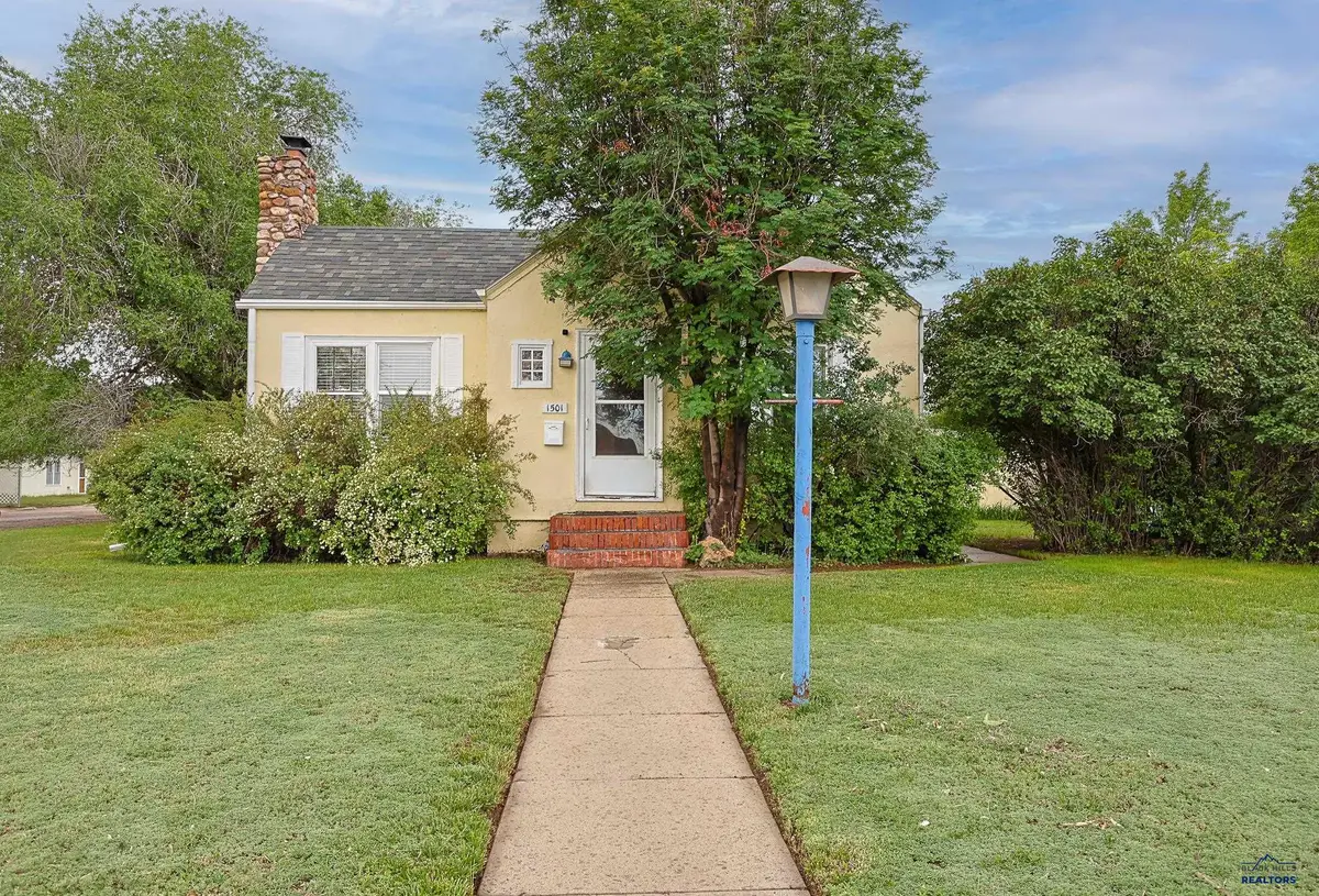 1501 Albany Ave, Hot Springs, SD 57747 - #1
