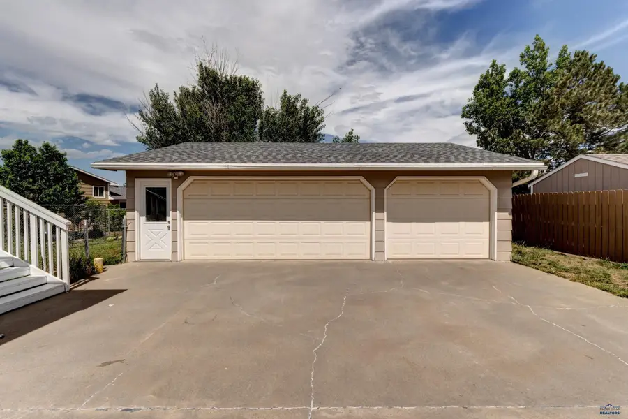 4510 Patriot Ln, Rapid City, SD 57701 - #2