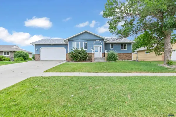 4158 Wisconsin Ave, Rapid City, SD 57701-7719