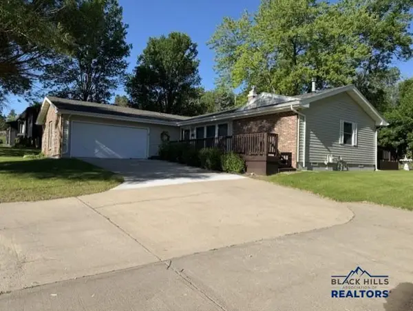 2915 Falls Dr, Rapid City, SD 57702