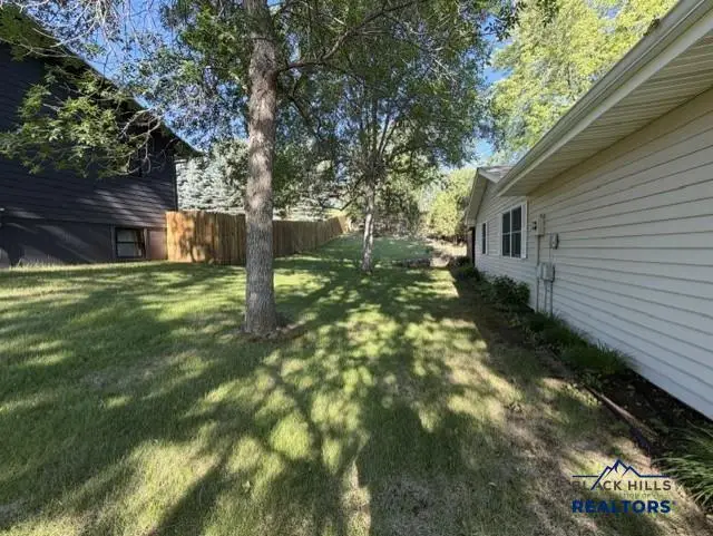 2915 Falls Dr, Rapid City, SD 57702 - #3