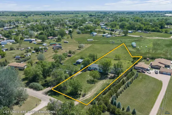 5602 Greenwood Ln, Rapid City, SD 57703